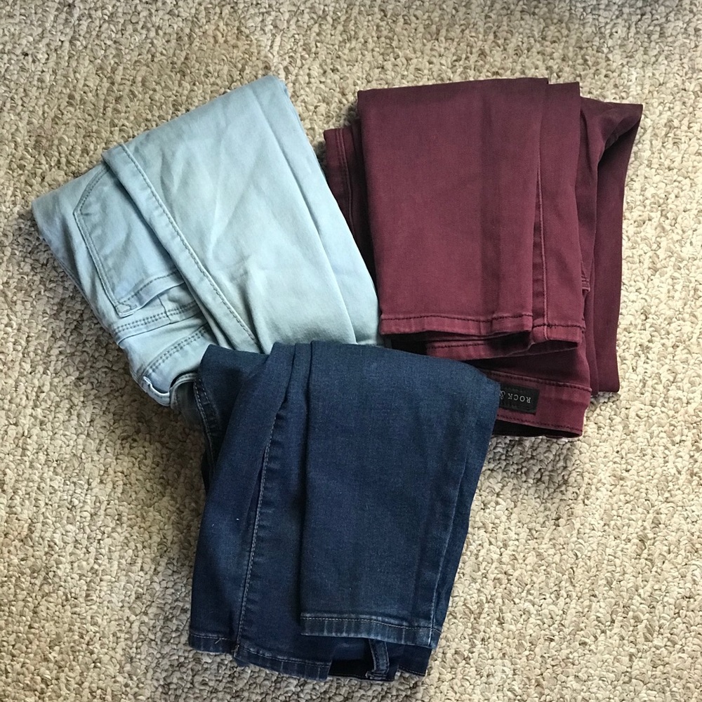 BUNDLE OF JEANS